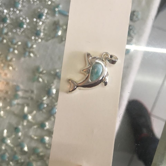 Larimar salver chain display picture 1